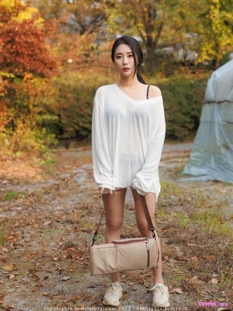 183. Bomi(보미) Vol.36 - Outdoor Exposure - Purpose Of Hiking